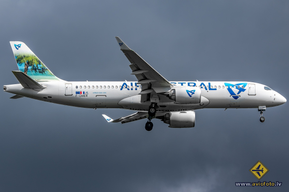 Airbus A220-300